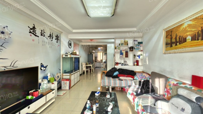 市区南北双通透两居室，一层带院子，自住精装-客厅