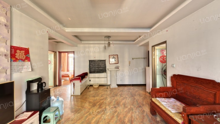 联合小区七号院，小区环境好，车位充足，停车方便-客厅