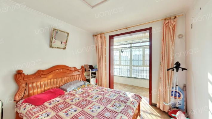 联合小区七号院，小区环境好，车位充足，停车方便-卧室B