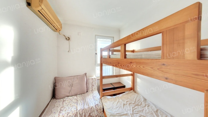 总价低，带电梯，旁边就是饭店，在万达西侧，-卧室B