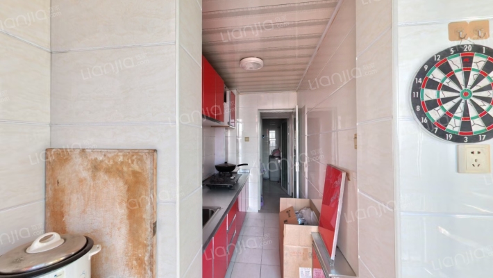 总价低，带电梯，旁边就是饭店，在万达西侧，-厨房