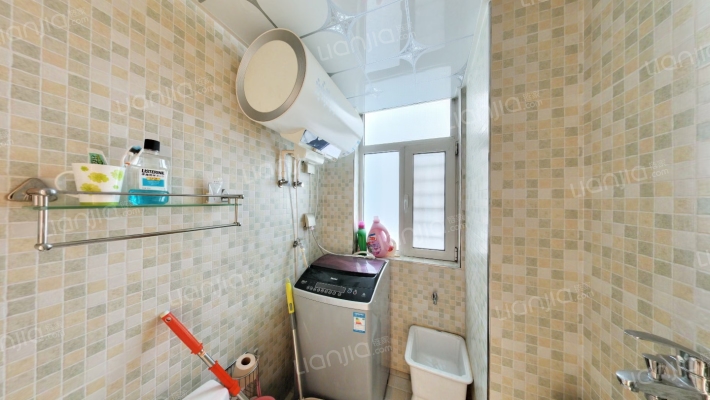 中央公馆 3室2厅 南 北-卫生间A