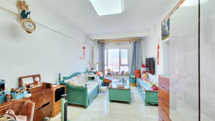 交通便利，精装修，税费低，配套齐全-客厅