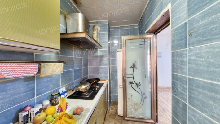 房源户型方正   采光全天   交通便利-厨房