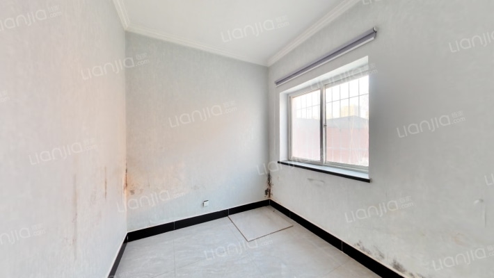 独栋别墅，边户，纯南大院子，方正，视野开阔。-卧室B