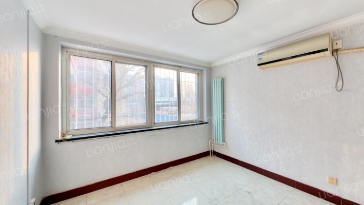 独栋别墅，边户，纯南大院子，方正，视野开阔。-卧室C