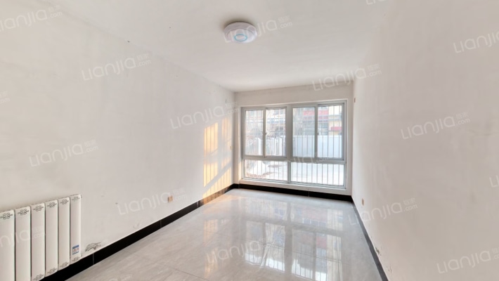 独栋别墅，边户，纯南大院子，方正，视野开阔。-卧室A