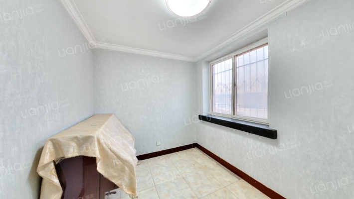 独栋别墅，边户，纯南大院子，方正，视野开阔。-卧室D