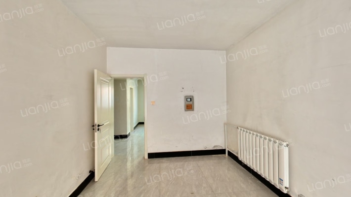 独栋别墅，边户，纯南大院子，方正，视野开阔。-卧室A