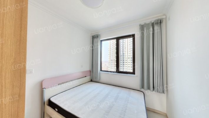 此房南北通透 样板间格局 楼层中上 采光不错 诚意出售-卧室B