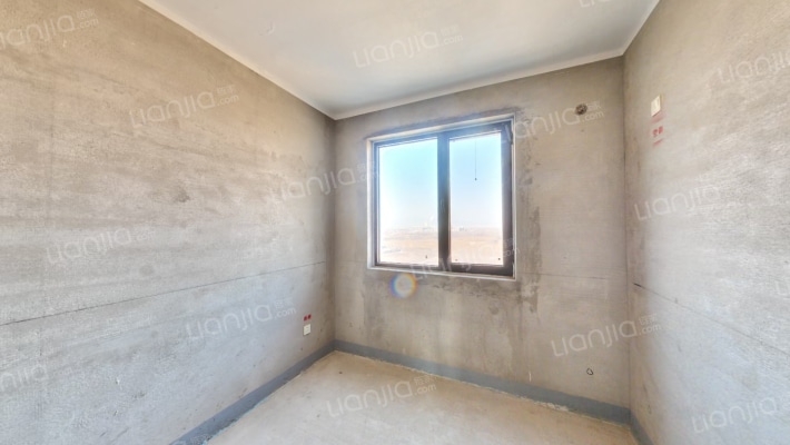 三居南北通透 样板间户型，户型方正，高楼层无遮挡-卧室B