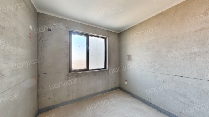 三居南北通透 样板间户型，户型方正，高楼层无遮挡-卧室A