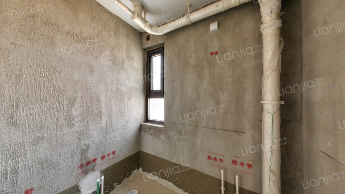 三居南北通透 样板间户型，户型方正，高楼层无遮挡-卫生间