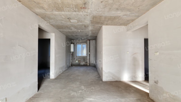 房子是南北通透三居室， 户型好居住舒适-客厅