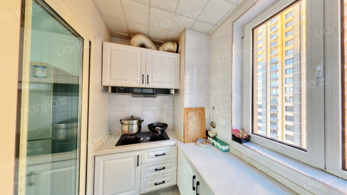 精装三居  房本满二   南北通透-厨房