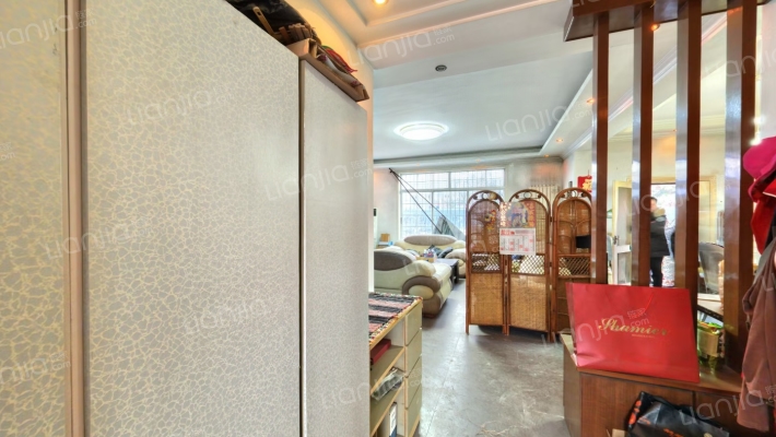 名流丽苑 4室2厅 南 北-客厅A