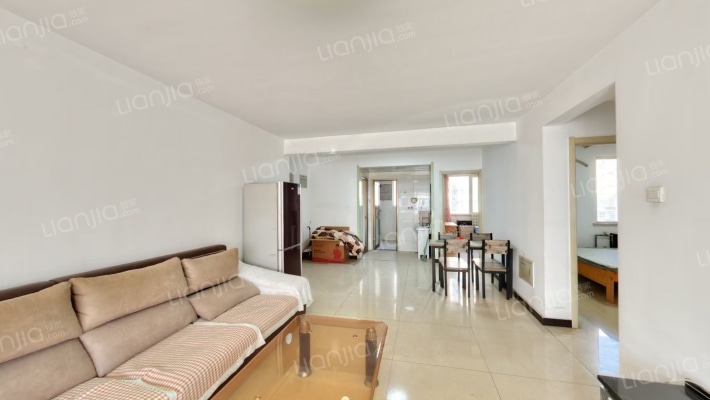 平安D区 中间层 南北通透 三居室 满五唯一-客厅