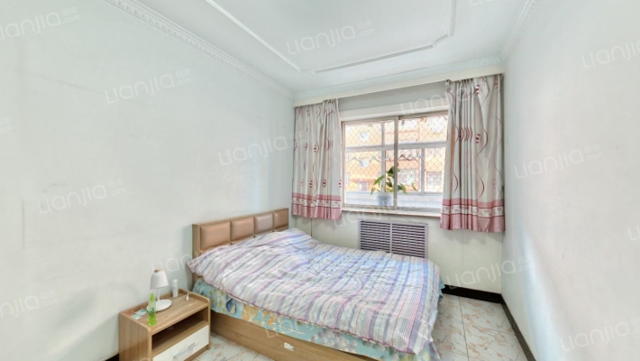 国税局小区大平层精装自住低楼层-卧室A