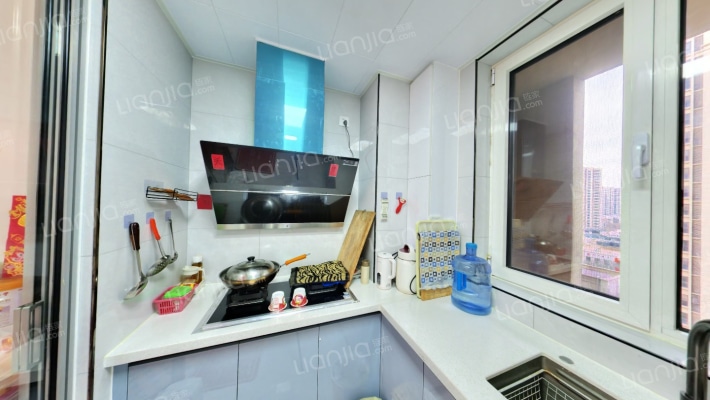 南北通透三居室中间楼层采光充足视野开阔-厨房