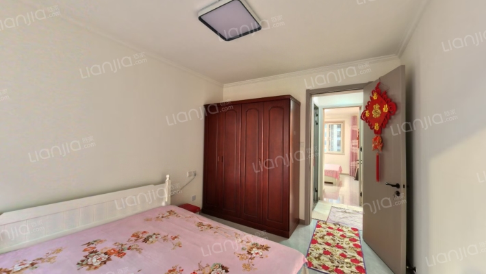 南北通透三居室中间楼层采光充足视野开阔-卧室A