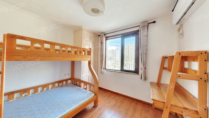 鸿坤理想湾南区 3室2厅 南 北-卧室B