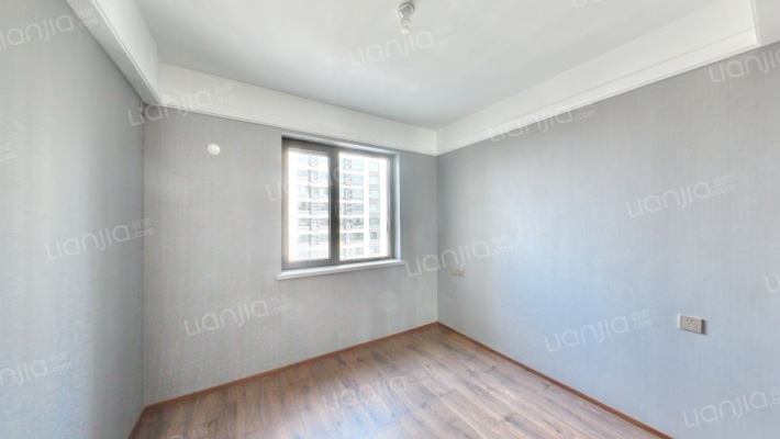 精装修，南北通透户型，楼层好，视野佳-卧室B