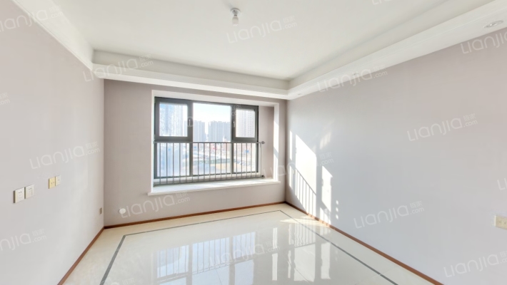 精装修，南北通透户型，楼层好，视野佳-客厅