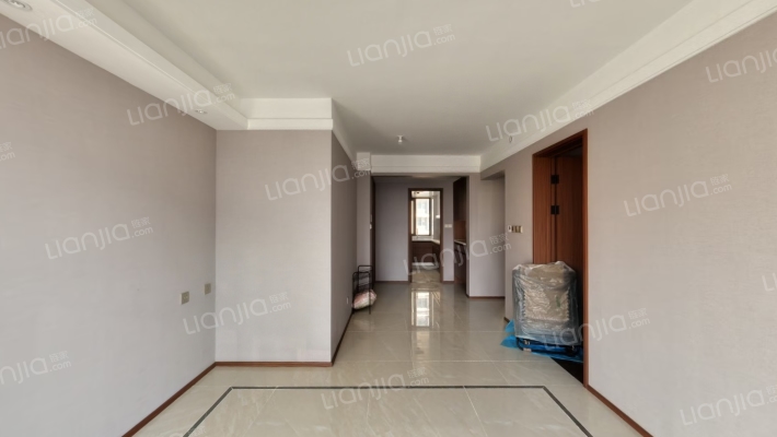 精装修，南北通透户型，楼层好，视野佳-客厅