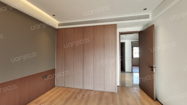 自住精装修 带阁楼 中高楼层 全天采光-卧室A