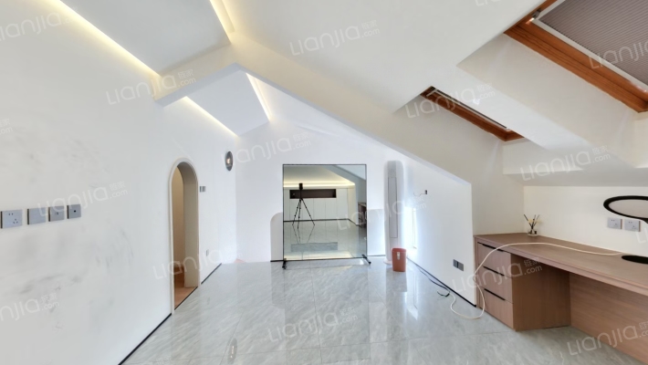 自住精装修 带阁楼 中高楼层 全天采光-卧室D