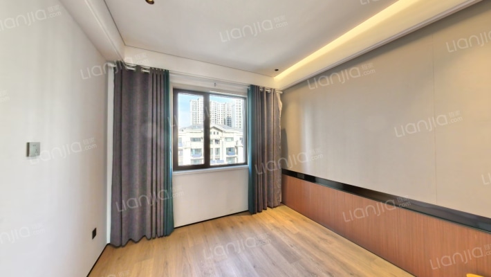 自住精装修 带阁楼 中高楼层 全天采光-卧室C