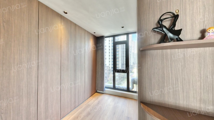 自住精装修 带阁楼 中高楼层 全天采光-卧室B