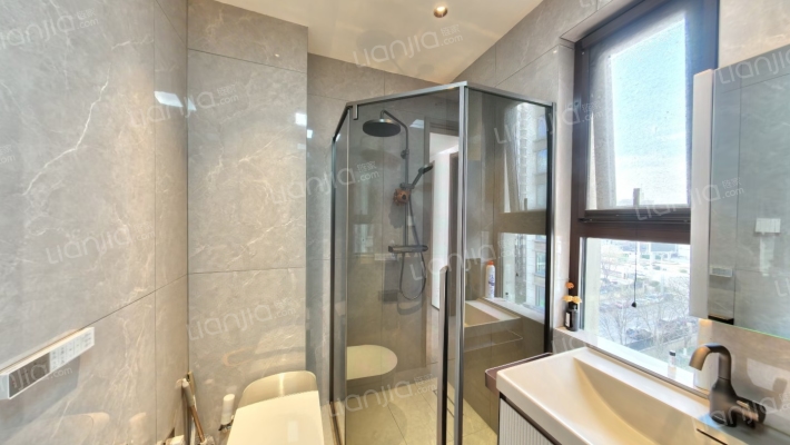 自住精装修 带阁楼 中高楼层 全天采光-卫生间A