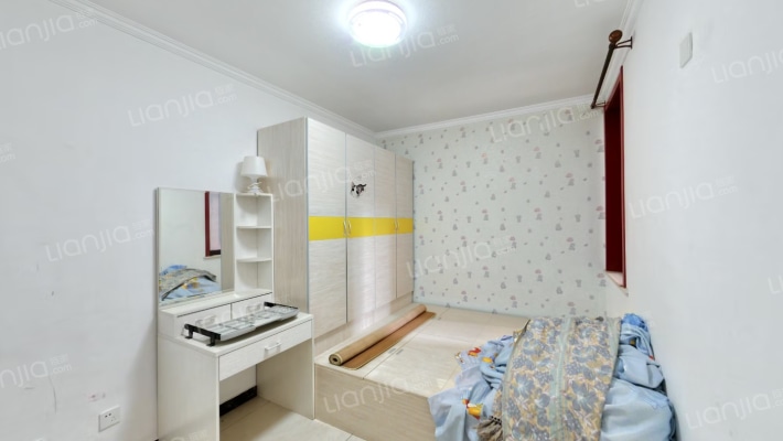 满两年 带装修 诚意卖 有车位 看房随时-卧室A