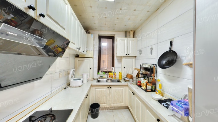 鸿坤理想湾，精装大两居，房本满五-厨房