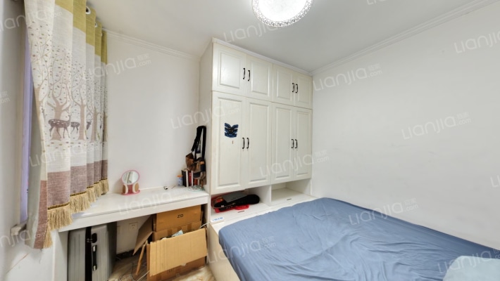 鸿坤理想湾，精装大两居，房本满五-卧室B