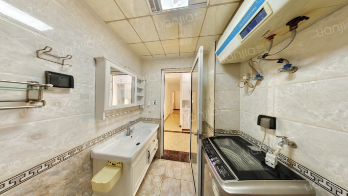 精装修拎包入住  中间楼层无遮挡 视野开阔采光充足-卫生间