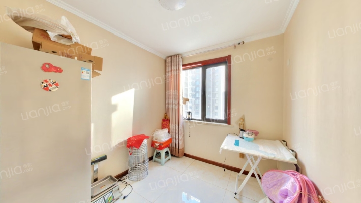 精装修 南北通透4居室 2卫 拎包入住 高楼层-卧室C