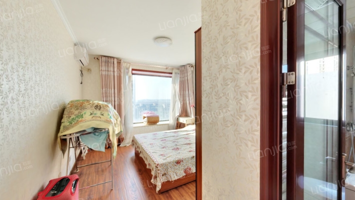 精装修 南北通透4居室 2卫 拎包入住 高楼层-卧室D