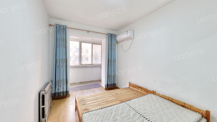 此房单价低廉，楼层中上采光充足，物业费不足挂齿.-卧室B