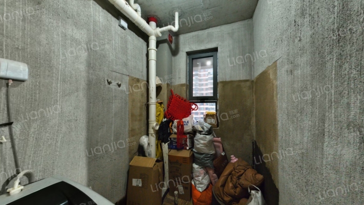 高新区集中供暖南北通透毛坯小三居-卫生间B