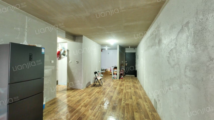 高新区集中供暖南北通透毛坯小三居-客厅