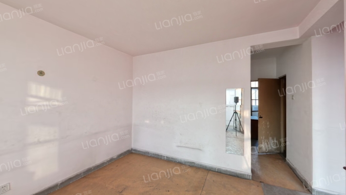 南北通透两居室 满五税费低 停车方便户型方正-客厅