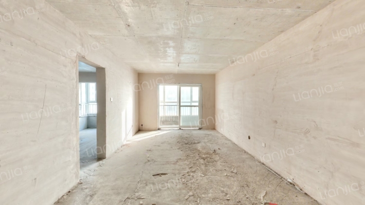 全南向大两居 业主诚心卖 配 合度高 小区临德信公园-客厅