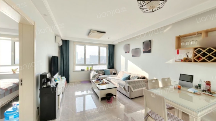 此房业主自住装修格局好交通便利配套设施齐全-客厅