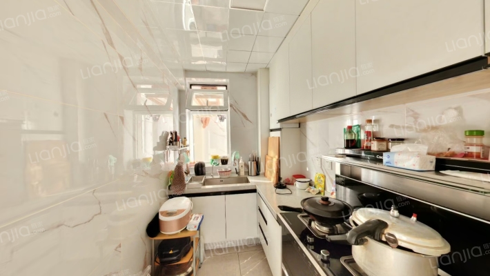 此房业主自住装修格局好交通便利配套设施齐全-厨房