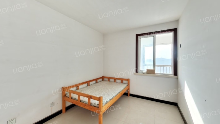 朝南正规一室一厅 简单装修 视野好 户型方正-卧室