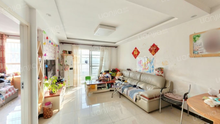 房子朝南两居室，采光无遮挡，房本满二。-客厅