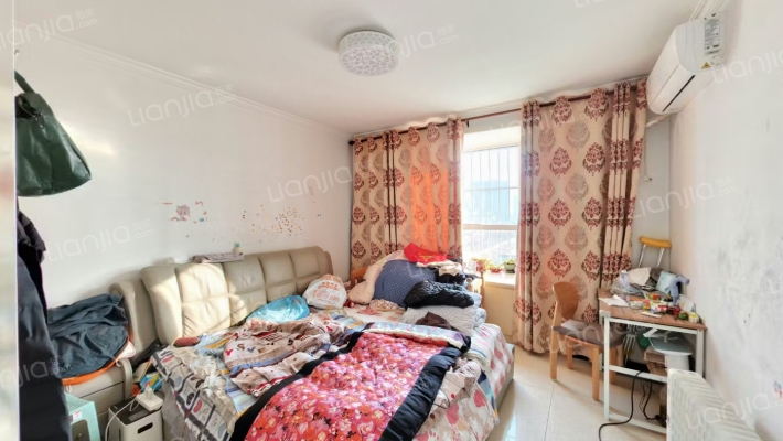 房子朝南两居室，采光无遮挡，房本满二。-卧室B