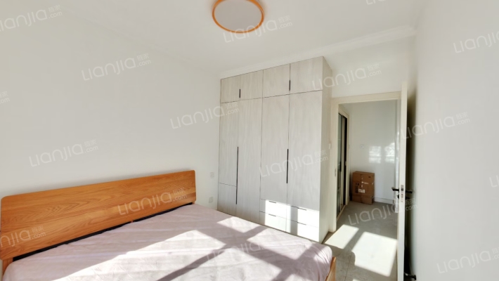 印象城 顶层带阁楼 使用空间大 有房本-卧室A